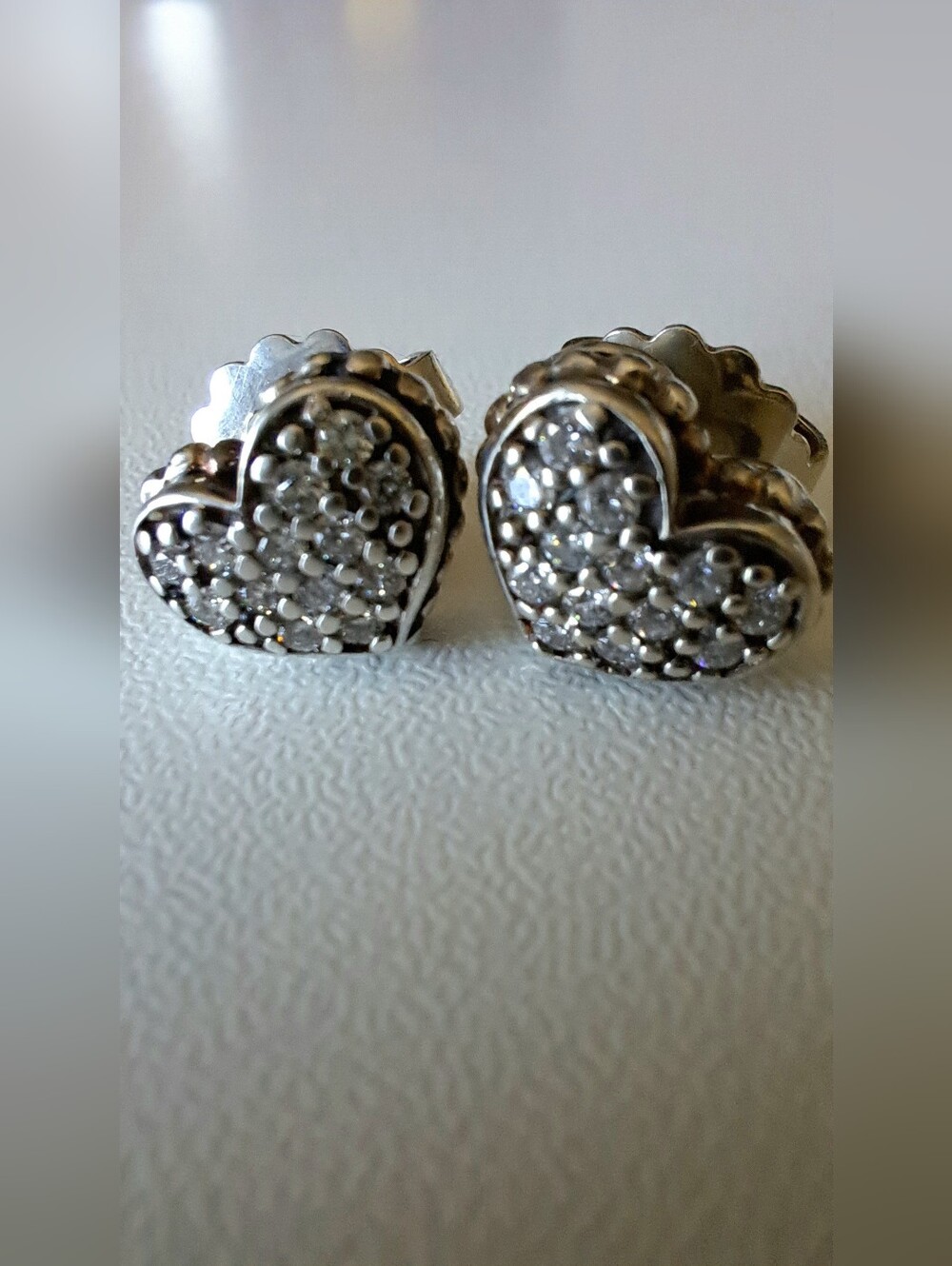 Vintage LAGOS Caviar Sterling Silver Diamond Heart Stud Earrings - Picture 5 of 13